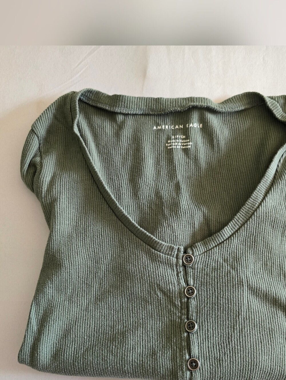 American Eagle Ribbed Button Front Ruffle Hem Long Sleeve Size Small